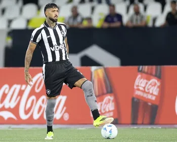 Imagem ilustrativa da imagem Botafogo perde para o Barcelona (EQU) e dá adeus precoce à Libertadores