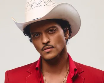 Imagem ilustrativa da imagem Bruno Mars bem latino e romântico em novo álbum