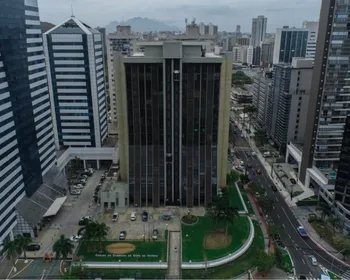 Imagem ilustrativa da imagem CRT-ES define banca examinadora para concurso com salários até R$ 4,6 mil