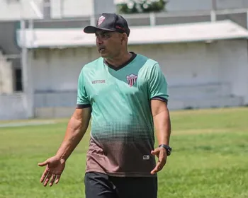 Imagem ilustrativa da imagem Campanha busca ajudar Erich Bomfim, que luta contra câncer