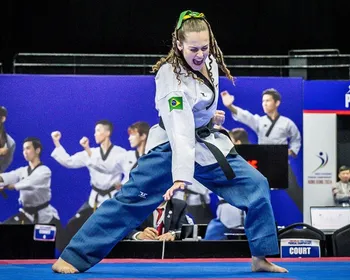 Imagem ilustrativa da imagem Capixaba de 19 anos se destaca no taekwondo e soma 140 medalhas na carreira