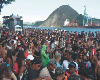 Imagem ilustrativa da imagem Coisas de Negres: bloco contra o preconceito toma conta do Centro de Vitória