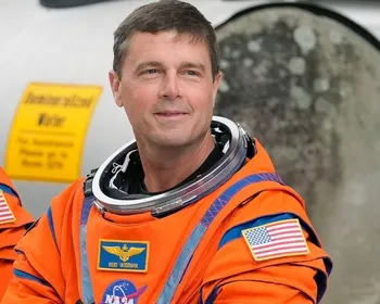 Imagem ilustrativa da imagem Conheça o astronauta da Artemis II que homenageou mulher no espaço