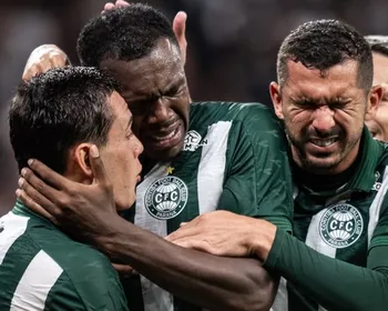 Imagem ilustrativa da imagem Corinthians perde para o Coritiba em casa