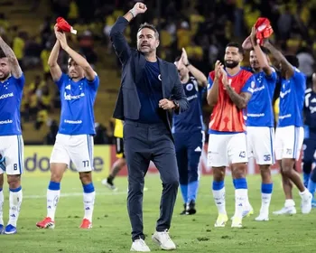 Imagem ilustrativa da imagem Cruzeiro supera pressão do Barcelona-EQU e vence na estreia da Libertadores