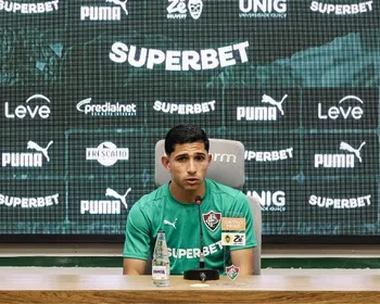 Imagem ilustrativa da imagem Fluminense apresenta Savarino e jogador cita mágoa com Botafogo