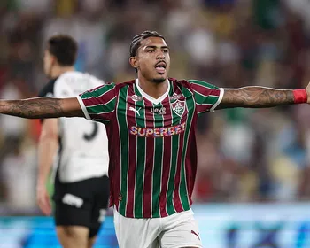 Imagem ilustrativa da imagem Fluminense atropela o Corinthians em noite com briga e gesto obsceno