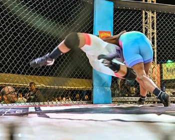 Imagem ilustrativa da imagem Orla de São Pedro abre espaço para noite de grandes combates em evento de lutas