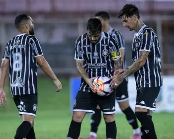 Imagem ilustrativa da imagem “Precisamos melhorar muito”, diz lateral capa-preta