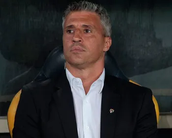 Imagem ilustrativa da imagem São Paulo anuncia saída do técnico Hernán Crespo