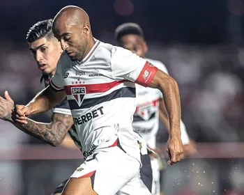 Imagem ilustrativa da imagem São Paulo vence Santos e se afasta da zona de rebaixamento do Paulista