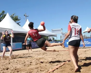 Imagem ilustrativa da imagem Universitários agitam a orla de Vitória neste fim de semana