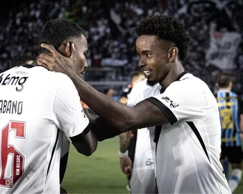 Imagem ilustrativa da imagem Vasco bate Grêmio em casa e emplaca terceira vitória em quatro jogos no Brasileiro
