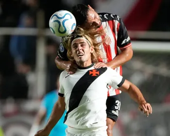 Imagem ilustrativa da imagem Vasco poupa titulares e empata com Barracas Central na abertura da Sul-Americana