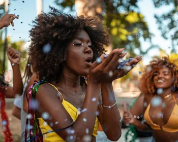 Imagem ilustrativa da imagem Veja dicas para passar a folia de Carnaval sem infecções respiratórias