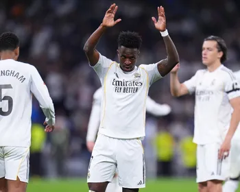 Imagem ilustrativa da imagem Vini Jr. marca na vitória do Real Madrid e pede desculpas para a torcida