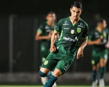 Imagem ilustrativa da imagem Vitória acerta com volante Araújo, ex-Porto