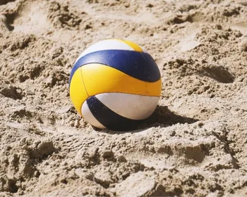 Imagem ilustrativa da imagem Vôlei social movimenta Camburi e revela talentos