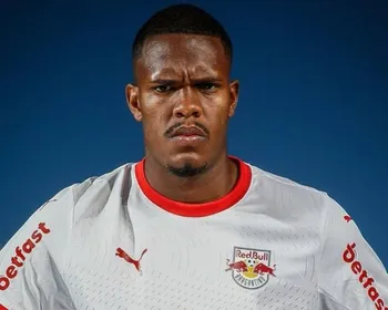 Imagem ilustrativa da imagem Zagueiro do Bragantino volta a se desculpar por declarações misóginas