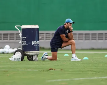 Imagem ilustrativa da imagem Zubeldía revela problema cardíaco e fala sobre pressão no futebol