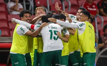 Imagem ilustrativa da imagem Andreas é decisivo, Palmeiras vence Inter fora e vira líder do Brasileiro