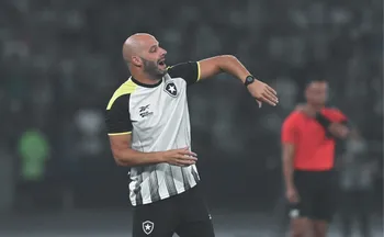 Imagem ilustrativa da imagem Botafogo negocia com português ex-auxiliar de Arthur Jorge