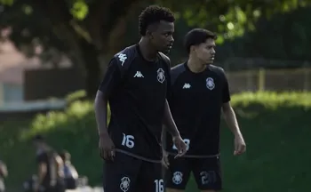 Imagem ilustrativa da imagem Capa-preta empata com o Polenteiro e pega o Porto no Capixabão