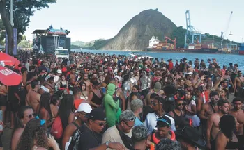 Imagem ilustrativa da imagem Coisas de Negres: bloco contra o preconceito toma conta do Centro de Vitória