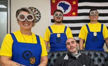 Imagem ilustrativa da imagem Com fantasias de Minions, policiais prendem quatro no Carnaval de SP