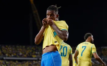 Imagem ilustrativa da imagem Danilo e Endrick brilham em vitória do Brasil e provam que podem estar na Copa