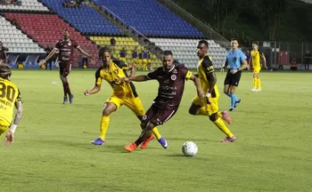 Imagem ilustrativa da imagem Ficaram nos pênaltis: Rio Branco e Desportiva perdem chance de fazer história