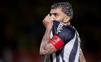 Imagem ilustrativa da imagem Gabigol marca dois gols em 8 minutos, e Santos arranca empate com Mirassol