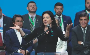 Imagem ilustrativa da imagem Governo Federal estuda fim da “taxa da blusinha”