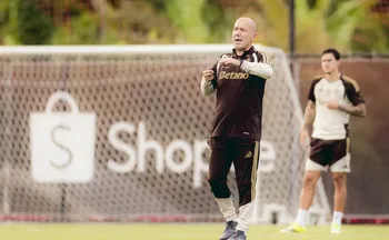 Imagem ilustrativa da imagem Leonardo Jardim inicia nova era no Flamengo