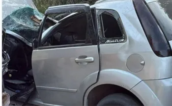 Imagem ilustrativa da imagem Motorista morre ao bater em poste após perder controle em Marataízes
