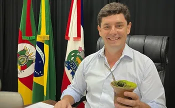 Imagem ilustrativa da imagem PF prende ex-prefeito de Lajeado (RS) por suspeita de fraude em obras pós-enchente