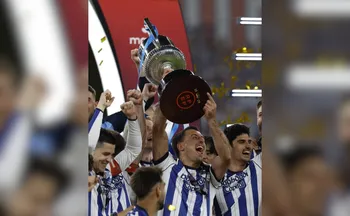 Imagem ilustrativa da imagem Real Sociedad vence o Atletico de Madrid nos pênaltis e leva a Copa do Rei