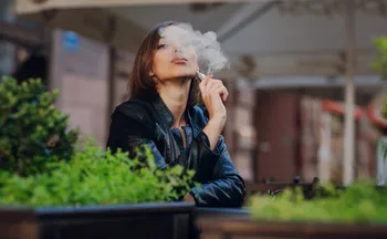 Imagem ilustrativa da imagem Risco para a saúde: uso de cigarro eletrônico dispara entre adolescentes