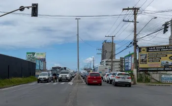 Imagem ilustrativa da imagem Rodovia do Sol interditada para retirada de postes em Vila Velha