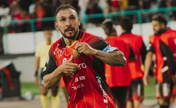 Imagem ilustrativa da imagem Santos perde para o Deportivo Cuenca com 'gol olímpico' na estreia da Sul-Americana