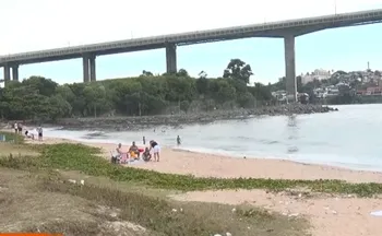 Imagem ilustrativa da imagem Suspeito é preso por violência sexual contra adolescente em praia de Vitória