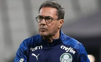 Imagem ilustrativa da imagem Vanderlei Luxemburgo é internado em UTI após mal-estar