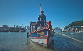 Imagem ilustrativa da imagem Vida de pesca: amor ao mar resiste aos custos altos e aos limites