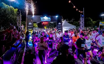 Imagem ilustrativa da imagem Vitória Night Run: últimas vagas abertas para corrida noturna na capital capixaba