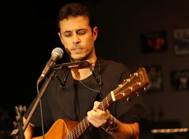 Imagem ilustrativa da imagem Campeão de futevôlei se rende à música e lança disco