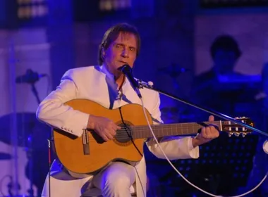 Imagem ilustrativa da imagem Cores específicas e 160 rosas: os pedidos de Roberto Carlos para show no ES