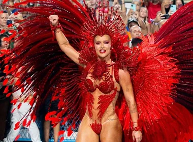 Imagem ilustrativa da imagem Estreia tumultuada de Virginia e sambas fortes marcam última noite de desfiles