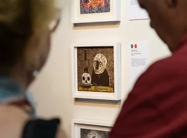 Imagem ilustrativa da imagem Exposição internacional de gravuras no Sesc Glória é prorrogada até o fim deste mês