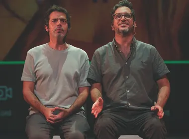 Imagem ilustrativa da imagem "Herdeiros" de Chico Anysio e Lúcio Mauro: “Nossos pais estão se divertindo"