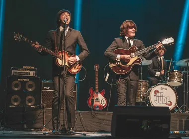 Imagem ilustrativa da imagem Homenagem aos Beatles, shows nas praias e humor no último "sextou" de janeiro